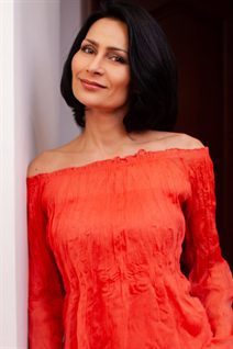 Dating women from ukraine rozaliya from poltava with Dark Brown hair age 39
