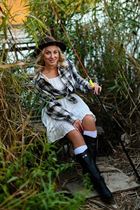 Single Ukrainian lady tetiana from poltava with Blonde hair age 40 photo-8