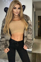 Femme roumaine maria de bucharest avec Blond cheveux 38 ans photo-3