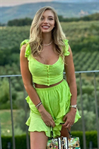 Dating a romanian woman renata from bucharest with Blonde hair 26 years old photo-2