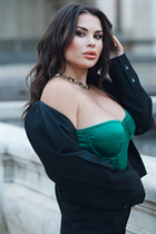 Saliendo con mujer ucraniana khrystyna de lviv con pelo Marrón oscuro y edad 32 photo-8