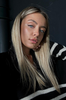 Jolie fille ukrainienne anastasiya de kiev avec Blond cheveux, âge 30