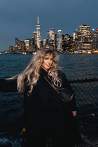 Novia de new york inga con pelo Rubio y edad 39 photo-21