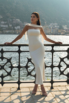 Chica de lugano alina con pelo Marrón oscuro y edad 27 photo-23