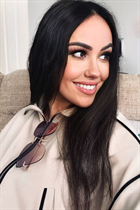 Girl from portsmouth olena with Light Brown hair age 44 photo-4