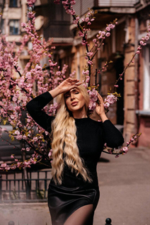 Mujeres increíbles de Ucrania alyona de odessa con pelo Rubio y edad 33