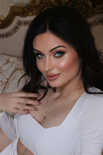 Ukrainian girl adelina from odessa with Dark Brown hair age 28