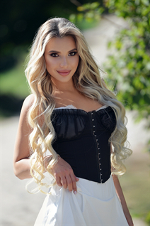 Dating a ukrainian woman bohdana from kharkov with Blonde hair age 22