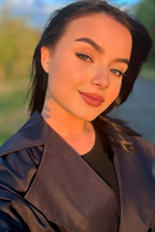 Dating a ukrainian woman sofiia from zlatopol with Black hair age 18 photo-2