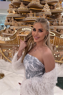 Chat en direct en russe avec alisa de moscow avec Blond hair, age 24