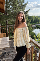 bath bride yullia with Light Brown hair age 34 photo-1