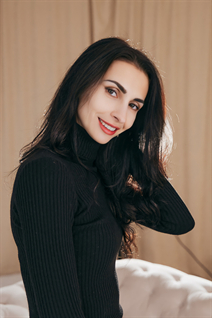 Czech woman olga from prague with Black hair 40 years old