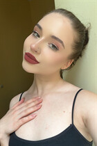 Novia ucraniana anna de khmelnitsky con pelo Negro y edad 22 photo-2