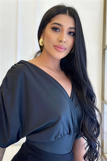 Single colombian woman angie from bogota with Dark Brown hair 28 years old