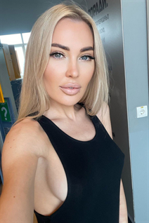 Gorgeous Ukrainian woman natalia from kiev with Blonde hair age 44