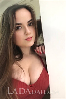 Gorgeous Ukrainian woman nelya from nikolaev with Light Brown hair age 25