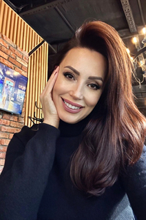 Belle femme ukrainienne elena de kremenchuk avec Brunette cheveux, âge 54