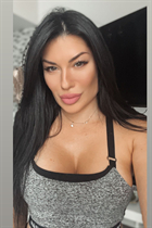 Modelo ucraniana oksana de kiev con pelo Negro y edad 44 photo-12