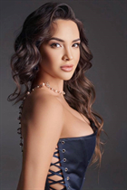 Ukrainian woman diana from samar with Dark Brown hair age 29 photo-3