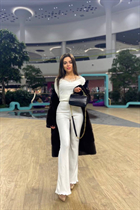 Ukrainian woman online alina from los angeles with Dark Brown hair age 24 photo-7