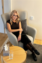 Femme tchèque olena de prague avec Blond cheveux 48 ans photo-10