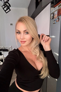 Girl from valencia olga with Blonde hair age 44