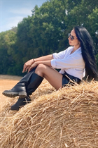 Femme parfaite elina de madrid avec Noirs cheveux, âge 37 photo-14