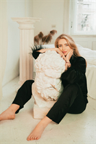 Dama ucraniana viktoriia de khmelnitsky con pelo Rubio y edad 21 photo-35