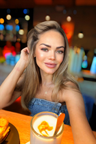 Modèle fille ukrainienne yulia de kiev avec Chatain clairs cheveux, âge 39 photo-9