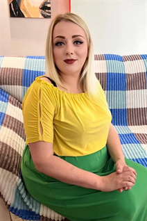Modelo ucraniana alina de odesa con pelo Rubio y edad 38