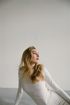 Femme ukrainienne de kiev veronica avec Chatain clairs cheveux, âge 24 photo-5