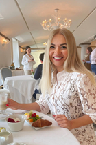 Mariée de nice angelica avec Blond cheveux, âge 48 photo-7