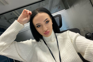 Slavic women kateryna from kiev with Black hair age 23 photo-10