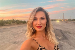 Jolie fille tetiana de miami avec Chatain clairs cheveux, âge 40 photo-33