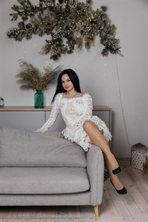 Ukrainian girl alena from kharkiv with Black hair age 39
