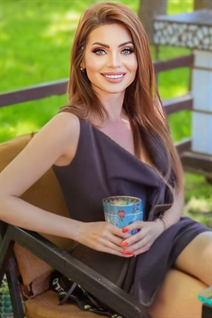 Ukrainian wife from kremenchug liudmila with Dark Brown hair age 42