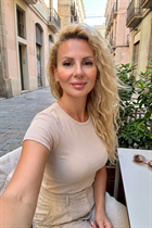 Dating a german woman olena from baden-baden with Blonde hair 44 years old photo-3