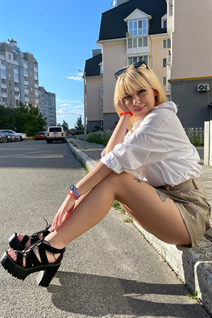 Belle fille ukrainienne alina de chernihiv avec Blond cheveux, âge 27