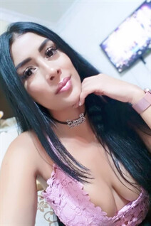 Dating ukraine online yuliana from medellin with Black hair age 33
