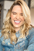 Dating a colombian girl johana-alejandra from medellin with Blonde hair 37 years old photo-9