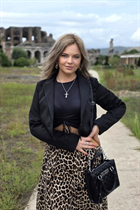 Perfect woman anna from naples with Blonde hair age 31 photo-5