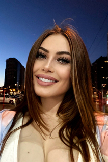 Ukrainian single woman katerina from kiev with Dark Brown hair age 23