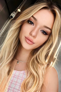 Femme moldave alina de kishinev avec Blond cheveux, âge 24