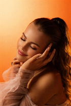 Date ukrainian girl anna from lviv with Light Brown hair age 25 photo-23