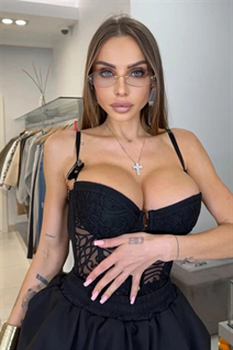 Deslumbrante novia ucraniana olga de kharkiv con pelo Rubio y edad 34