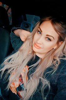 Impresionante mujer ucraniana julia de kharkiv con pelo Marrón claro y edad 34