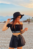 Czech woman daria from prague with Dark Brown hair 22 years old photo-7