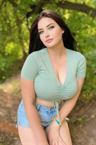 Salir con mujeres ucranianas aleksandra de kharkov con pelo Negro y edad 19 photo-1