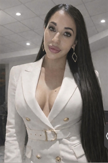 Mujer perfecta oksana de tel-aviv con pelo Negro y edad 36