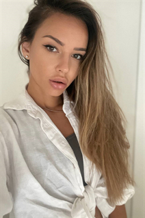 Novia por correo ucraniana yulia de dnepr con pelo Marrón claro y edad 31